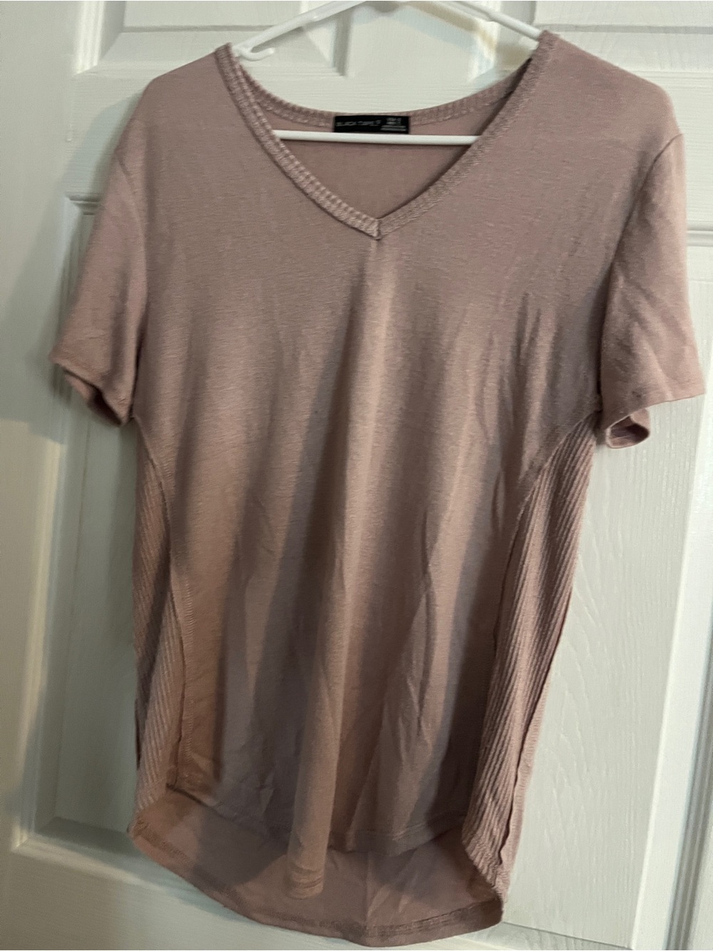 Black Tape_ women’s V-Neck Short Sleeve Tee in Dusty Mauve